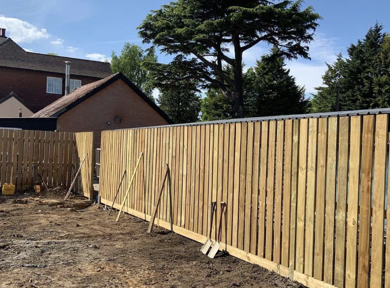 Cheap vs Premium Fence Panels: What Buyers Should Know