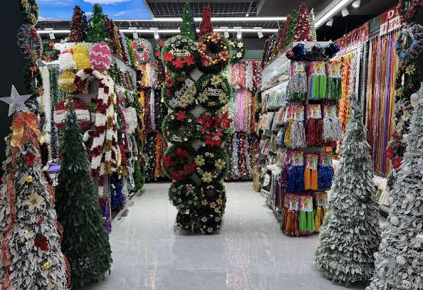 Where Are Garlands and Wreaths Made in China? Key Production Areas Explained